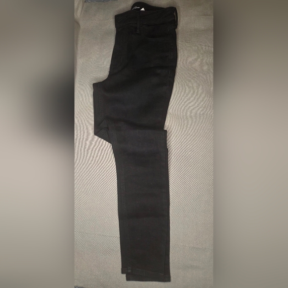 Old Navy Denim - NWOT Old Navy High-Rise Super Skinny Black Jeans - Size 4 Short
